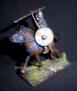 Дружинник с дротиками и луком, 28 мм Varang Miniatures (MD-09) (MD-09)