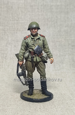 Миниатюра из металла Советский сержант. Берлин, 1945 год, 54 мм (575-046) (575-046)