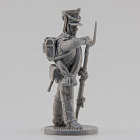 Сборная миниатюра из смолы Егерь, заряжающий 28 мм, Аванпост