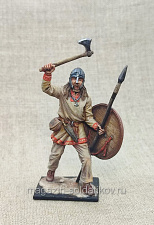 Миниатюра из олова Викинг с топором и копьем, IX-X вв., 54 мм, Студия Большой полк - фото