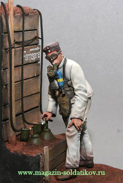 Сборная миниатюра из смолы Перед газовой атакой. Германский сапер из Pioniercommando Peterson. Ипр, 1:16, Citadel Models
