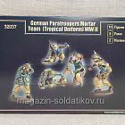 Солдатики из пластика German Paratrooper Mortar Team (tropical uniform ) WWII, 1/32, Mars (32037) (32037)