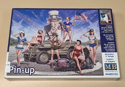 35183 MB Pin-up 1/35 (Q445-281) (Q445-281)