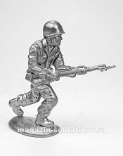 Миниатюра из олова Американский солдат, атакующий, 54 мм, Магазин Солдатики - фото