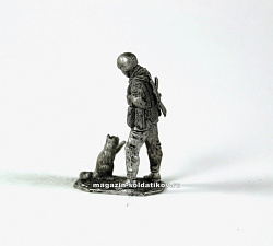 Миниатюра из олова 058 РТ Вежливый с котом, 54 мм, Ратник