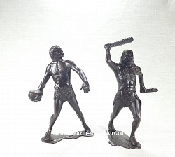 Сборные фигуры из пластика Пещерные люди, набор из 2-х фигур №2 (темно-коричневые, 150 мм) АРК моделс