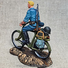 Миниатюра из олова Германский велосипедист, 1941 год, 54 мм, Студия Большой полк (ИЛ2447.14.03.54) (ИЛ2447.14.03.54 )