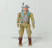 Космический солдат с оружием - фото