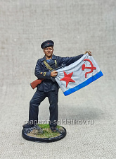 Старшина 1-й статьи с флагом ВМФ, 1941-43 гг. СССР, Красный фронт, 54 мм - фото