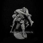 Сборная миниатюра из смолы Спасение бойца РККА, 75 мм, TRILOKA MINIATURES (TLK-75-023) (TLK-75-023)