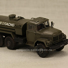 Масштабная модель в сборе и окраске ЗИЛ-131 Бензовоз, 1:72, Магазин Солдатики (72027) (72027)