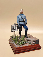 Финский лётчик (смола) - в росписи 1/9 (200 мм) - фото