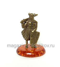 Рыцарь на янтарной подставке (704-1264) (704-1264)