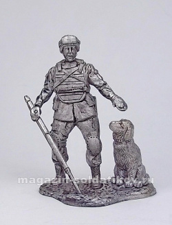 Миниатюра из олова 136 РТ Минер с собакой ВС РФ, 54 мм, Ратник