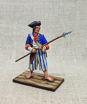 Миниатюра из олова Пират с абордажной пикой, 54 мм - фото