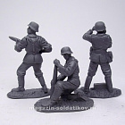 Солдатики из пластика German Artillerymen 3 figures in 3 poses (gray), 1:32 ClassicToySoldiers
