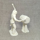 Сборная миниатюра из смолы Индейский воин с барабаном 1/24 Alex-Moscow (AM243) (AM243)