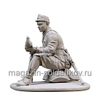 Сборная миниатюра из смолы Пехотинец-связной с голубем 75 мм Shot Mini (AM-1-4) (AM-1-4)