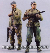 Сборная миниатюра из смолы Советские разведчики. Лето 1943-45. Две фигуры. 1/35 Tank - фото