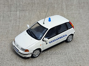 Масштабная модель в сборе и окраске Fiat Punto 60 S 1993, 1/43 Полицейские машины мира - фото