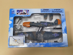 BF-109 Pilot Model Kit New Ray 1/48 (Q366-139) (Q366-139)