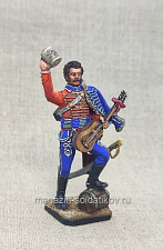 Миниатюра из олова Офицер Изюмского гусарского полка на отдыхе, Париж 1815, 54 мм, Студия Большой полк - фото