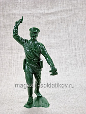 Сборные фигуры из пластика Офицер Красной армии (зеленый, 150 мм) АРК моделс, утрата револьвера - фото
