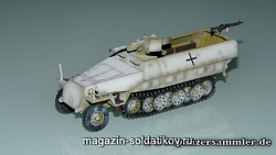 Масштабная модель в сборе и окраске Д Танк в сборе Sd.Kfz.251/7 Ausf.D. Pionerpanzerwagen. (1/72) Dragon (60301) (60301)