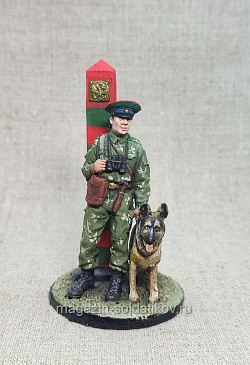 Миниатюра из олова Пограничник с собакой, 75 мм, Студия Большой полк (ИЛ2460.16.01.75) (ИЛ2460.16.01.75)