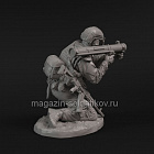 Сборная миниатюра из смолы Солнцепек. Боец огневой поддержки спецназа, 1/16, Красная Наковальня (RA-1604) (RA-1604)