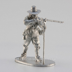 Сборная миниатюра из металла Мушкетёр, стреляющий, 28 мм, Аванпост