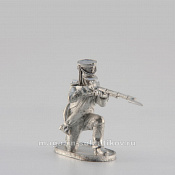 Сборная миниатюра из металла Егерь, стреляющий с колена 28 мм, Аванпост - фото