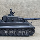 German Tiger tank (gray w/insignia), CTS703C 1:32 ClassicToySoldiers, 1997 год выпуска (Q540-0113) (Q540-0113)