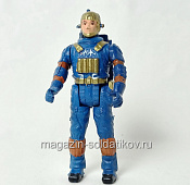 Космический солдат с оружием - фото