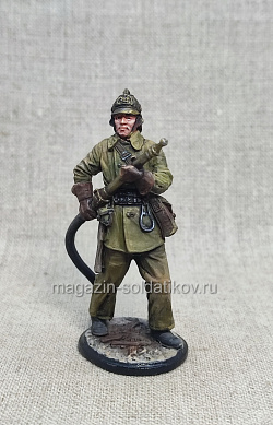 Боец пожарной охраны 1939-45 гг., 54 мм, Студия Большой полк (ИЛ2606.14.01.54) (ИЛ2606.14.01.54 )