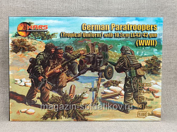 Солдатики из пластика German Paratrooper Crew & LG-43gun(tropical uniform ) WWII, 1/32, Mars (32038) (32038)