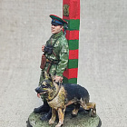 Миниатюра из олова Пограничник с собакой, 75 мм, Студия Большой полк (ИЛ2460.16.01.75) (ИЛ2460.16.01.75)