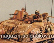 Сборная миниатюра из смолы Немецкие самоходчики, лето 43-45. Две фигуры. 1/35 Tank - фото