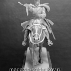 Сборная миниатюра из смолы Офицер армейских кирасирских полков в шинели, Россия 1812-14, 54 мм, Chronos miniatures (CHM-54396) (CHM-54396)