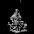 Сборная миниатюра из смолы Связист разведгруппы РККА, 75 мм, TRILOKA MINIATURES (TLK-75-028) (TLK-75-028)