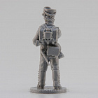 Сборная миниатюра из смолы Егерь, заряжающий «по-егерски» 28 мм, Аванпост