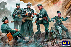 Сборные фигуры из пластика MB 35211 Немецкие военнослужащие, период Второй мировой войны (1/35) Master Box