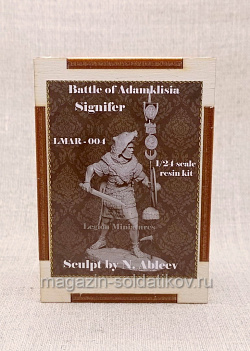 Сборная миниатюра из смолы Battle of Adamklisi: Signifer, 75 мм, Legion Miniatures (LMAR-004) (LMAR-004)