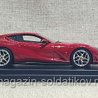 Масштабная модель в сборе и окраске 579-001 LS467A Ferrari 812 Superfast Rosso 70 Anni 1/43 by Look Smart