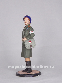 Миниатюра в росписи Девушка-санинструктор, сержант Красной армии. 1943-45 гг. СССР, 1:32, Сибирский партизан (СП091) (СП091)