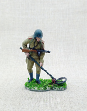 Сапёр с миноискателем 1943-45 гг. 54 мм - фото