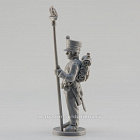 Сборная миниатюра из смолы Орлоносец-сержант в бою, Франция, 28 мм, Аванпост