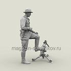 Сборная фигура из смолы SM 3128 Лейтенант с трофейным японским пулемётом (тип 92), 1:35, SOGA miniatures (SM-3128) (SM-3128)