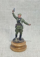 Комбат, капитан пехоты Красной Армии, 1941-43гг. СССР, подставка - фото