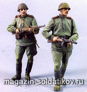 Сборная миниатюра из смолы Красноармейцы №4. Лето 1943-45. Две фигуры. 1/35 Tank - фото